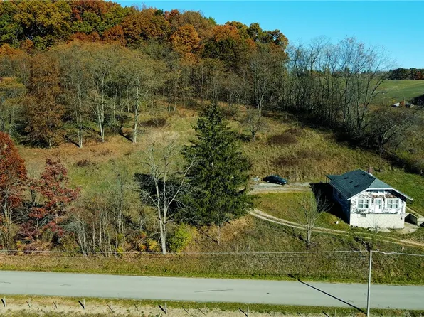 444 Deems Park Rd, Coal Center, PA 15423