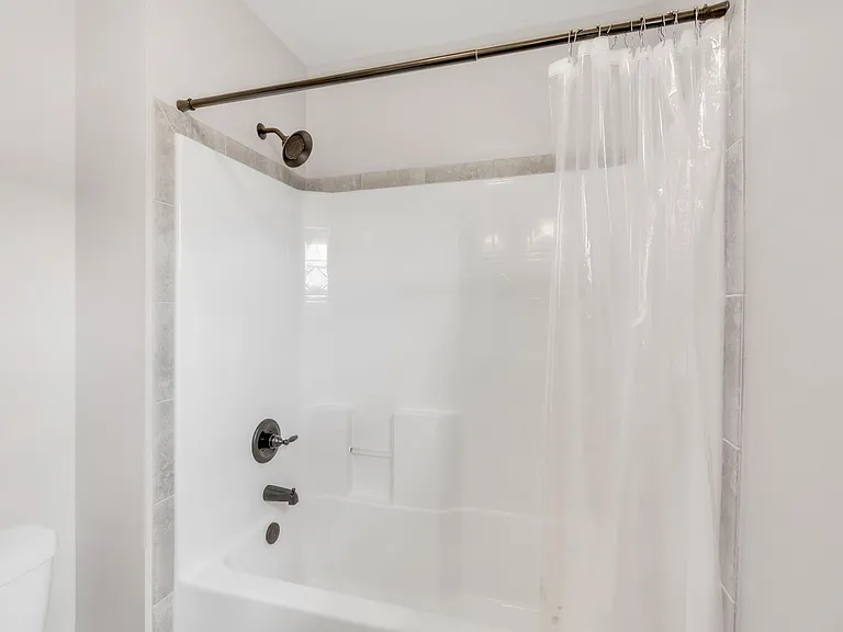 127 Ganton Dr — Photo 29