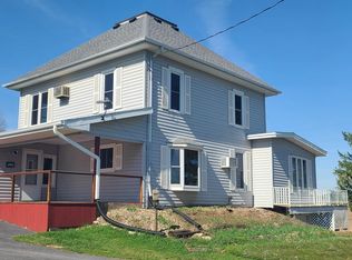 397 Williams Creek Rd, Postville, IA 52162