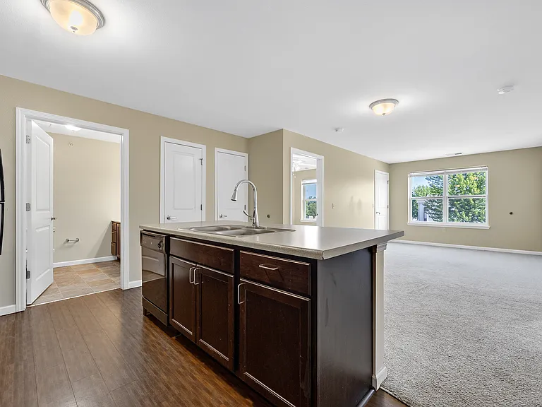 1225 Jacolyn Dr SW — Photo 5