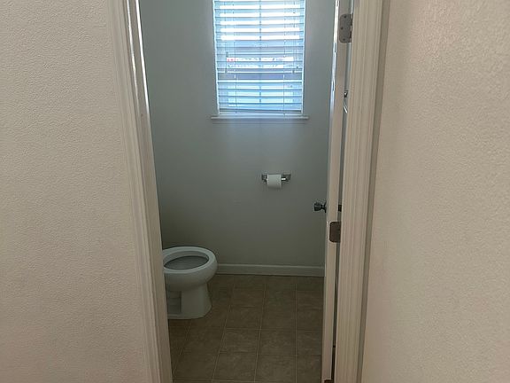 3rd image of 1635 Courtyard Dr