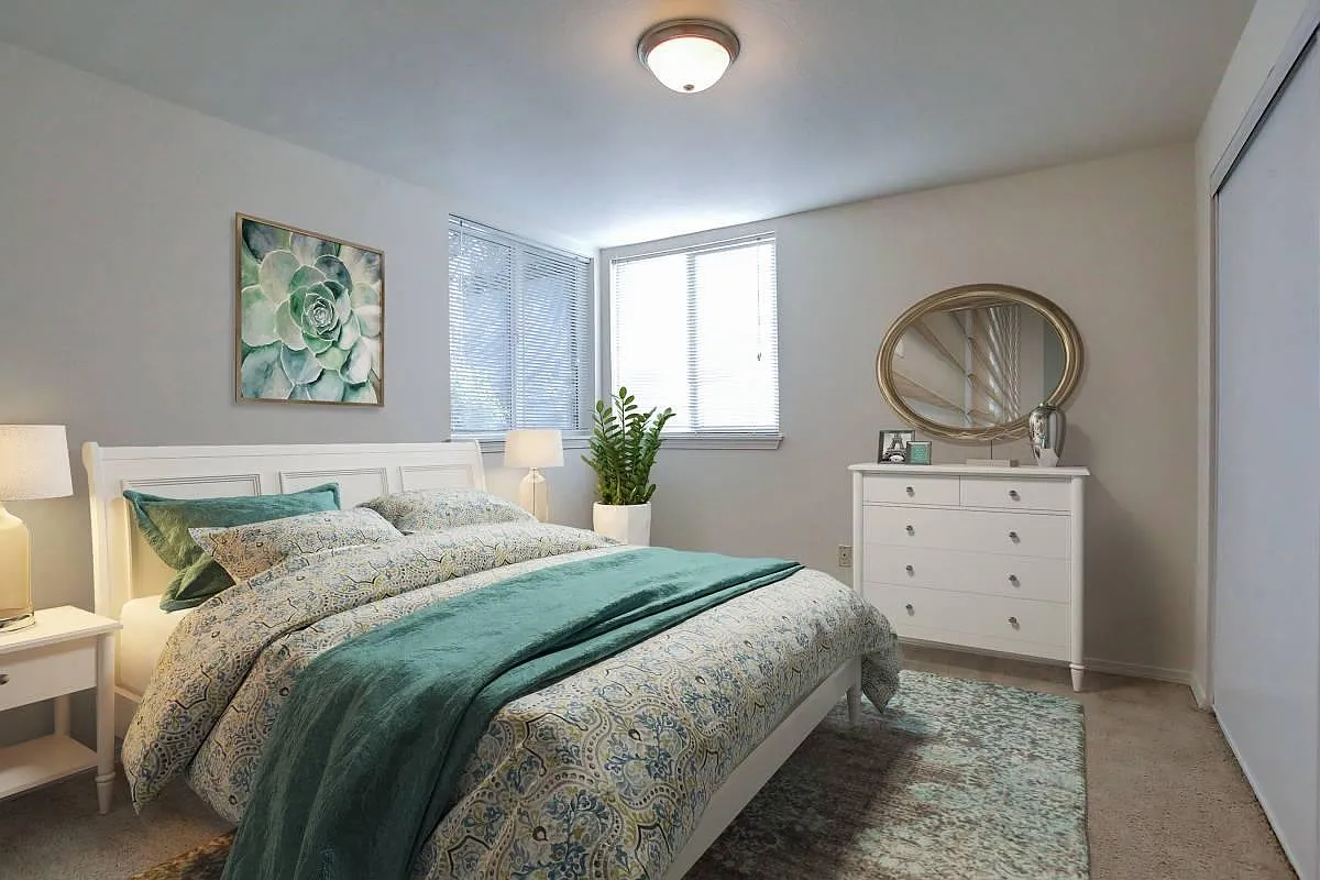 Walker Square Apartment — Photo 3