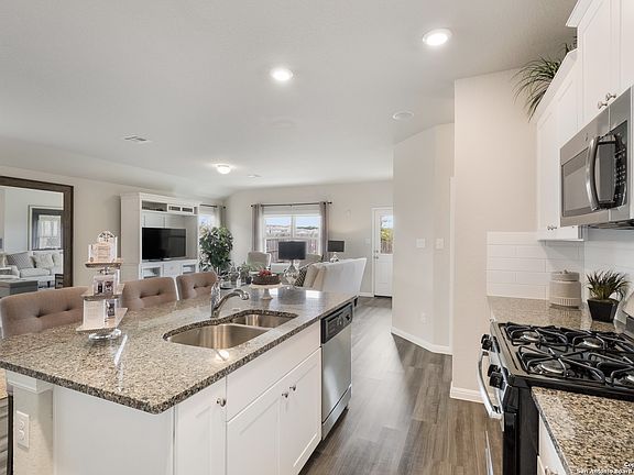 5th image of 2424 Vesper Bend