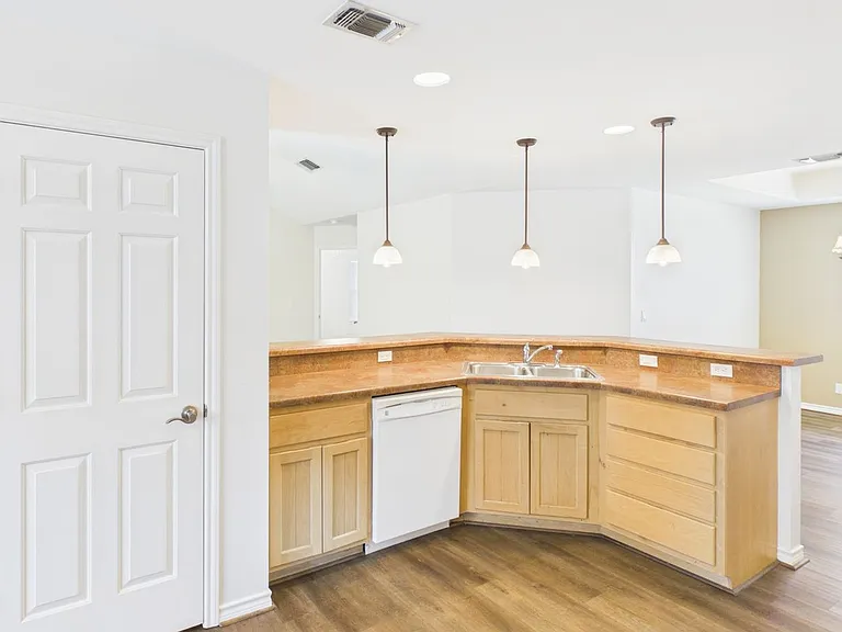 1721 Cherrywood Dr — Photo 14