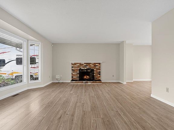 4th image of 2769 McCurdy Pl