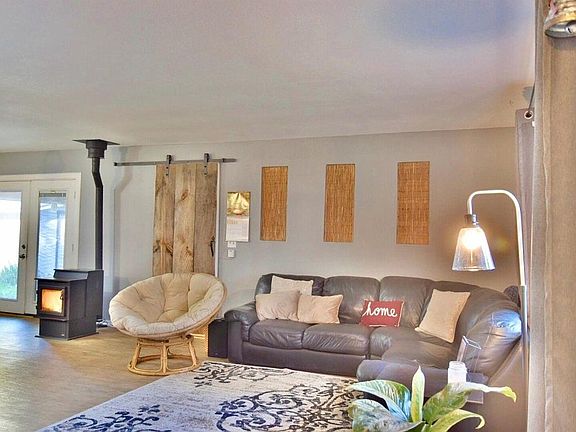 Large Open Living Area 