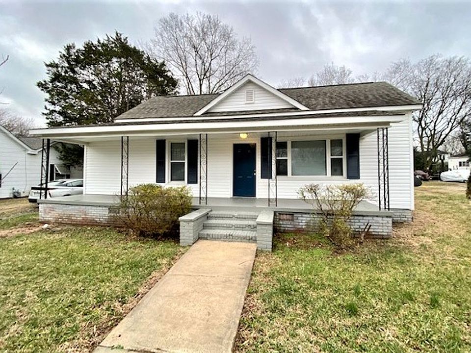 1st image of 615 Leonard Ave
