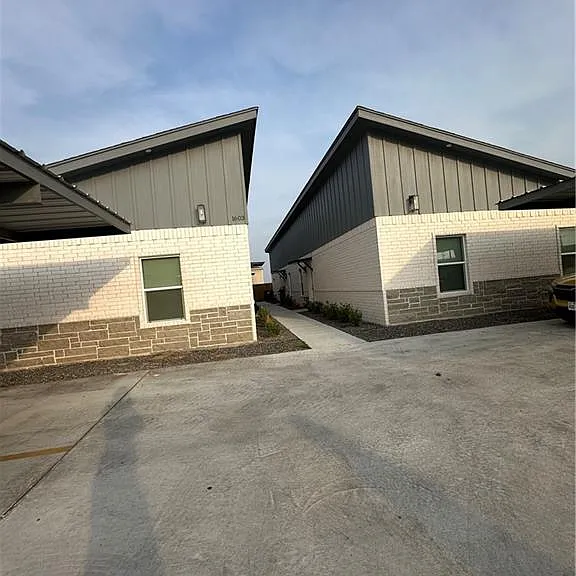 1603 Playa Dr #3 — Photo 1