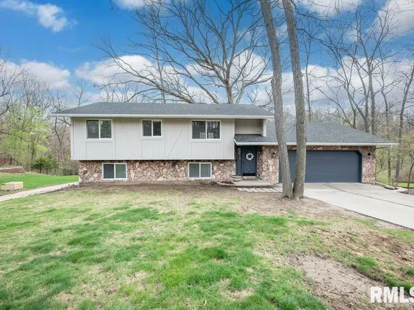 6203 N Post Oak Rd, Peoria, IL 61615