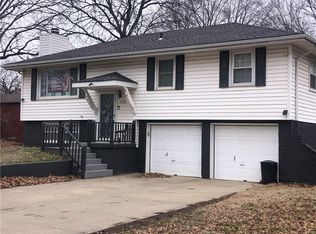 1204 Blueberry Dr, Harrisonville, MO 64701