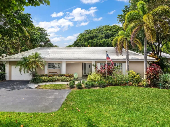 3745 OAKS CLUBHOUSE Drive #V-8, Pompano Beach, FL 33069