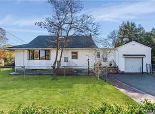 45 Beverly Rd, South Huntington, NY 11746