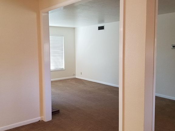 3rd image of 2033 Mission Ave