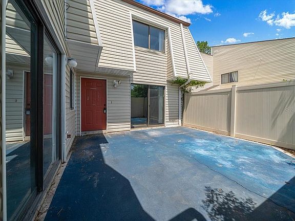 3rd image of 2142 NE 45th Ave #2