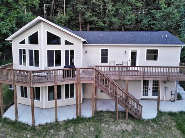 2168 High Top Rd, Linden, VA 22642