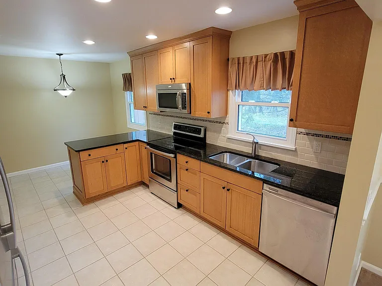 1138 Cunningham Dr — Photo 13