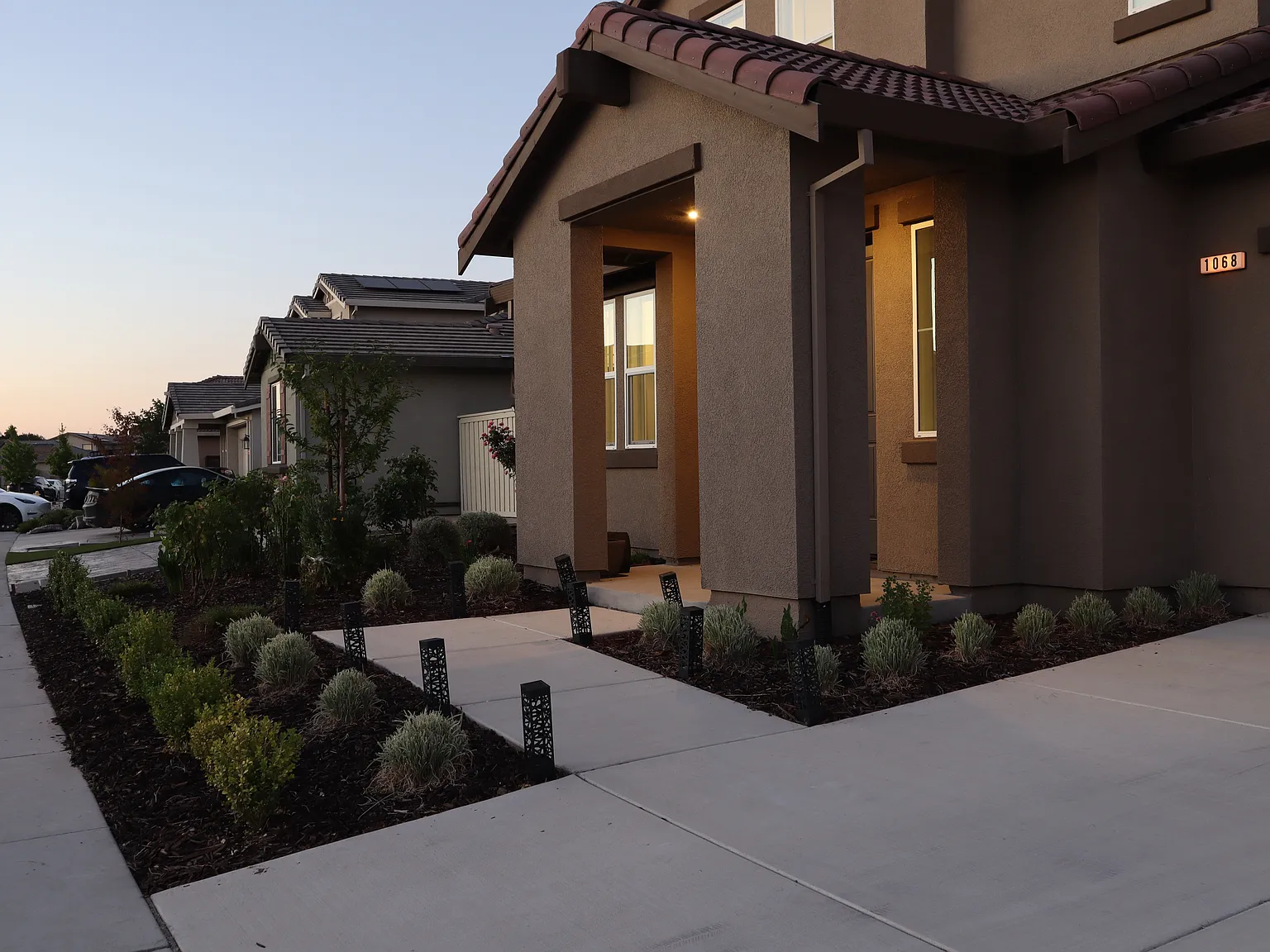 5 bed, 3.0 bath, 2725 sqft, $3,495 — Photo 4