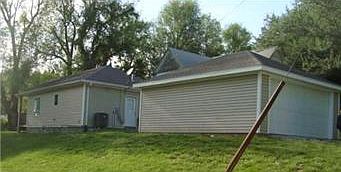 1st image of 2527 S 14th St