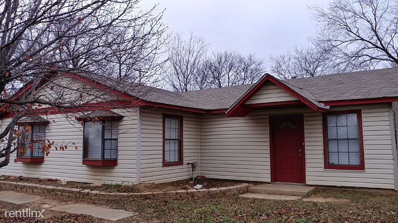 2nd image of 8717 NE 51st St