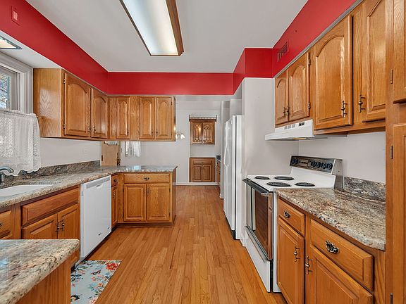 5th image of 409 W Jefferson St