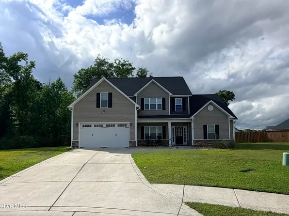 302 Seaglass Court, Swansboro, NC 28584