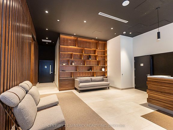4th image of 340 Queen St #1201