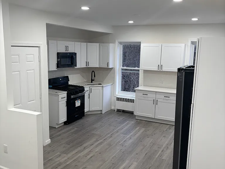 242 Pacific Ave #2 — Photo 3