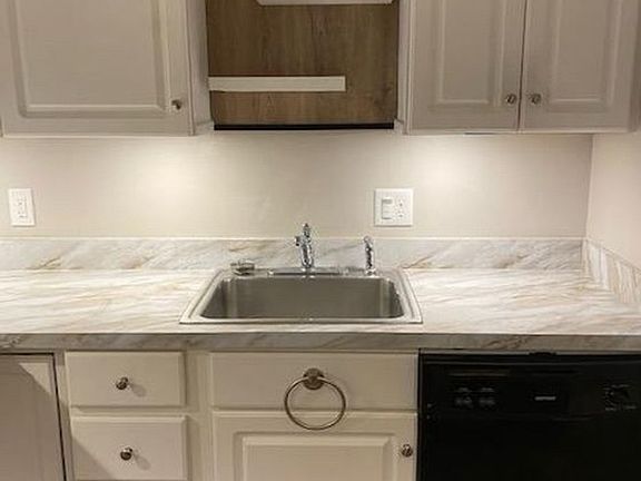 4th image of 1926 Goldsmith Ln Unit 104