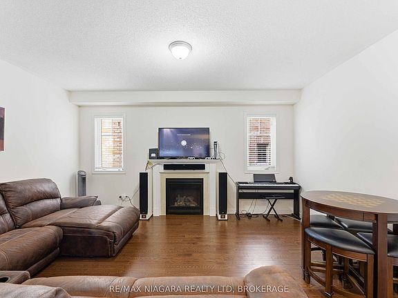 4th image of 91 Homestead Way