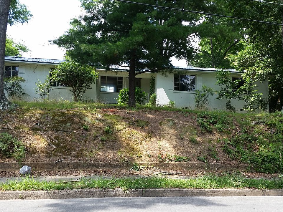 2nd image of 311 Noyes St