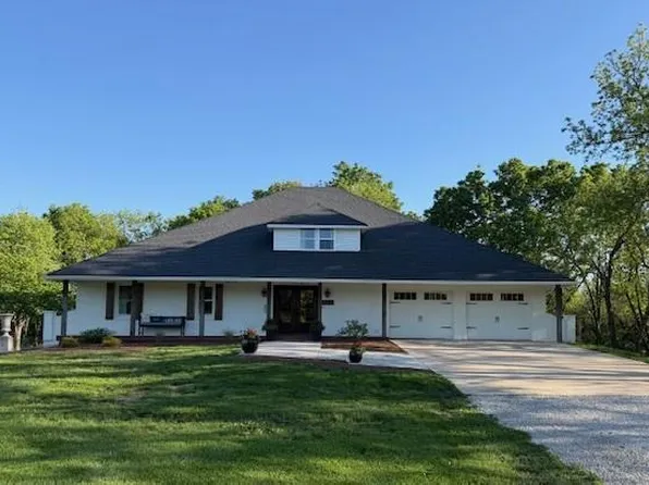 12245 W 279th Ter, Louisburg, KS 66053