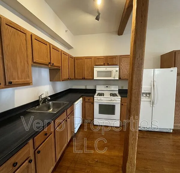 1 S Park St #1A — Photo 2