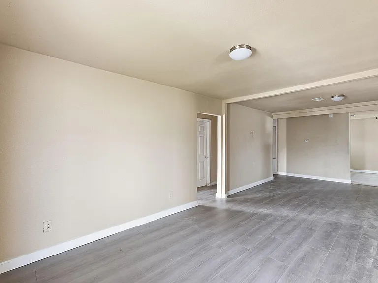 2411 Leffingwell St — Photo 7