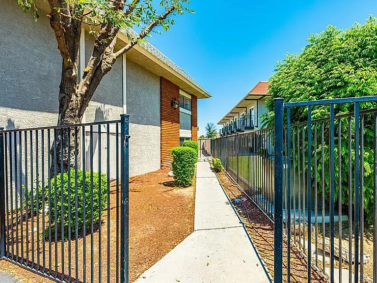 31850 Railroad Canyon Rd — Photo 3