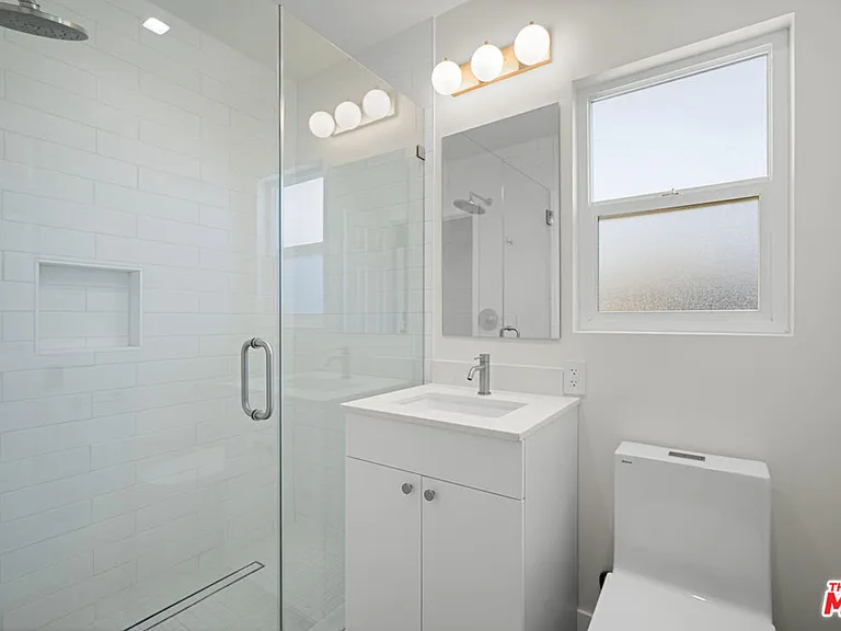 420 S Sepulveda Blvd #13 — Photo 15
