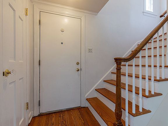 4th image of 1013 Devon Ave