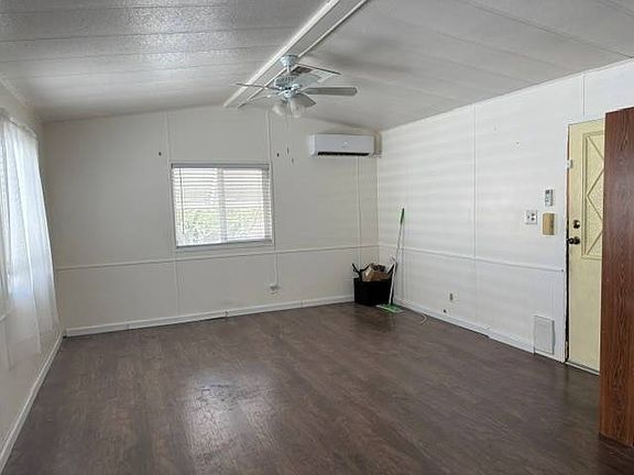 4th image of 775 W Roger Rd #82