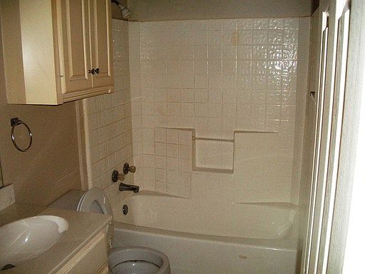5th image of 601 E Brown St
