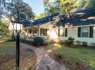 615 Old Waccamaw Dr, Pawleys Island, SC 29585