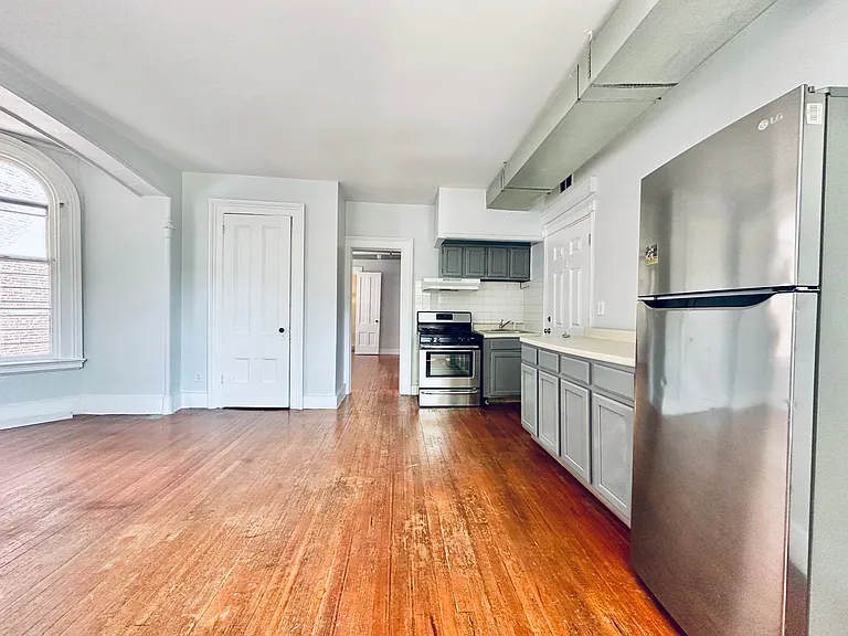 271 Crown St — Photo 9