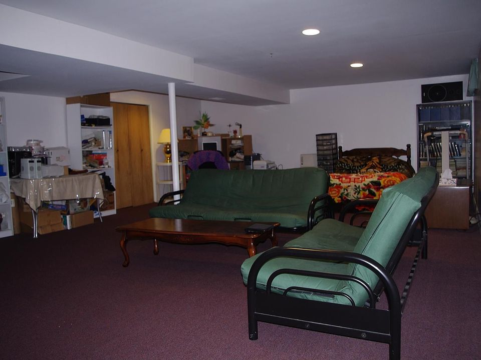 2nd image of 124 Carlyle Grn