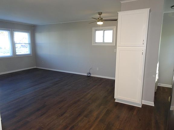 3rd image of 4553 Circle Dr