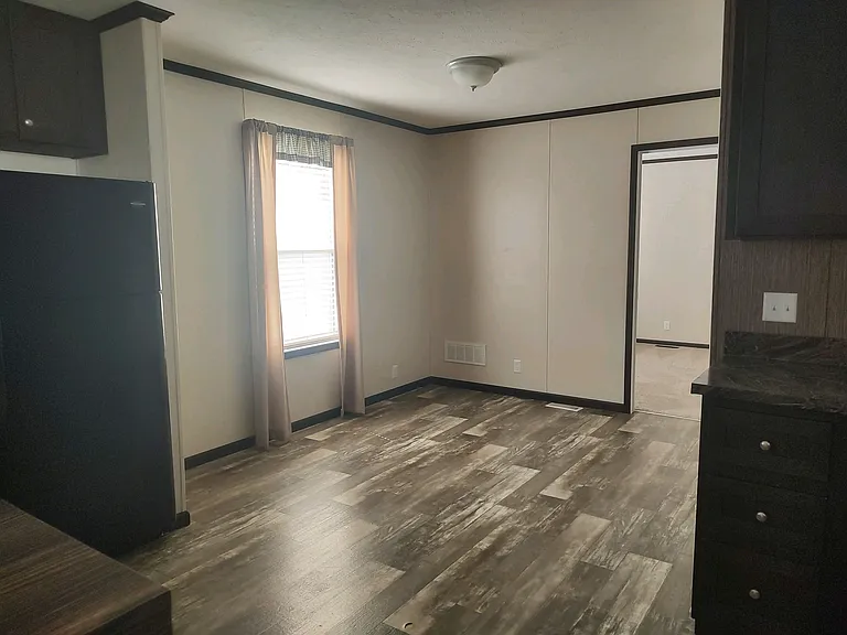 Avon Lakes Estates — Photo 22