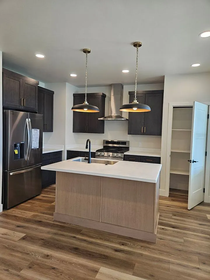 Building Photo - 5918 Little River Loop S