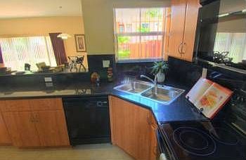 5th image of 760 SW 6th Ave