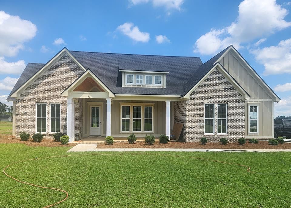 1st image of 224 Willow Oak Loop
