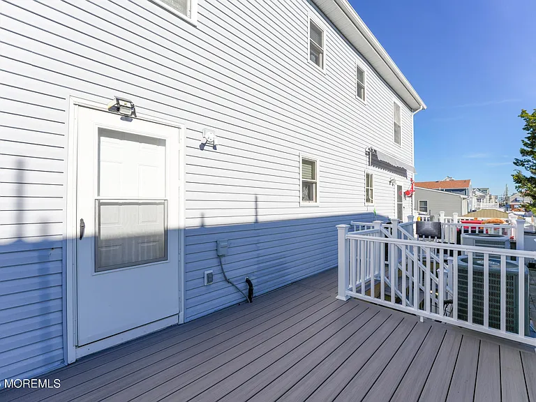 115 Harding Ave #B — Photo 16