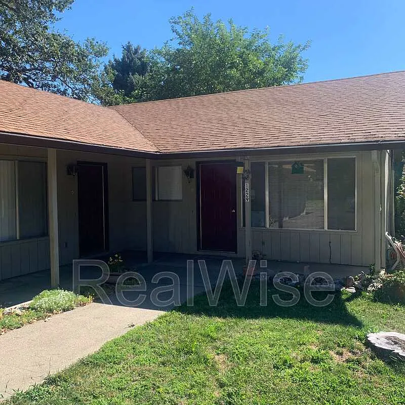 1229 NW Highland Ave Unit B photo 1