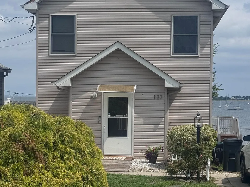 1137 Woodmere Dr