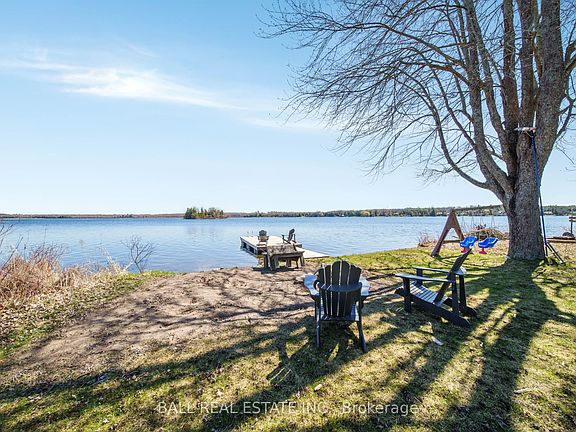 3rd image of 1749 Youngs Point Rd